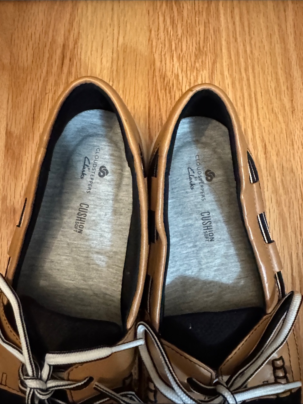 Clarks Black and Tan Two-Tone Casual Loafers - Picture 5 of 5